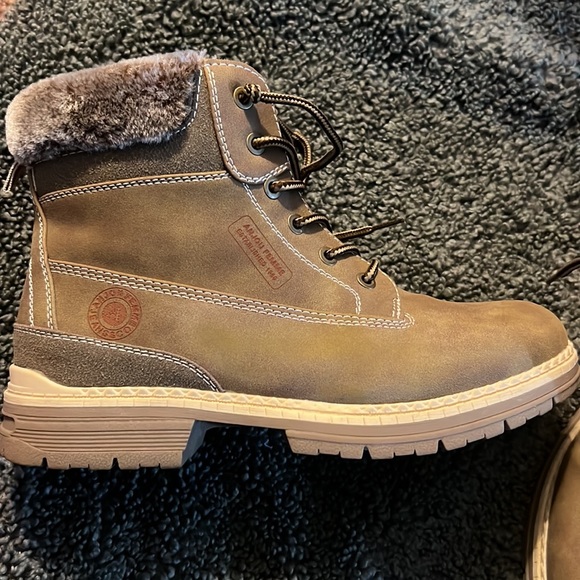 Ancu boots with cozy fur tongue and heel. Worn once - Picture 2 of 5